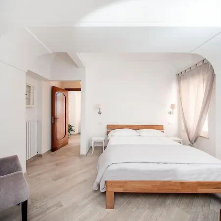 The Sun By Alle Stelle 4*